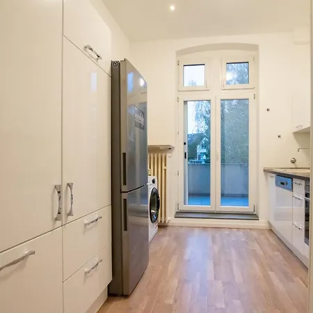 Tolstov - 1 Or 3 - 20 Min Messe Dus And Old Town Dus Appartement Düsseldorf