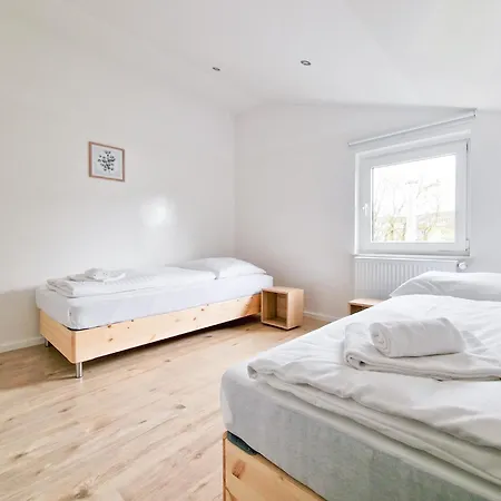Tolstov - 1 Or 3 - 20 Min Messe Dus And Old Town Dus Appartement
