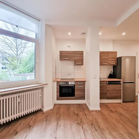 Tolstov - 1 Or 3 - 20 Min Messe Dus And Old Town Dus Appartement Düsseldorf