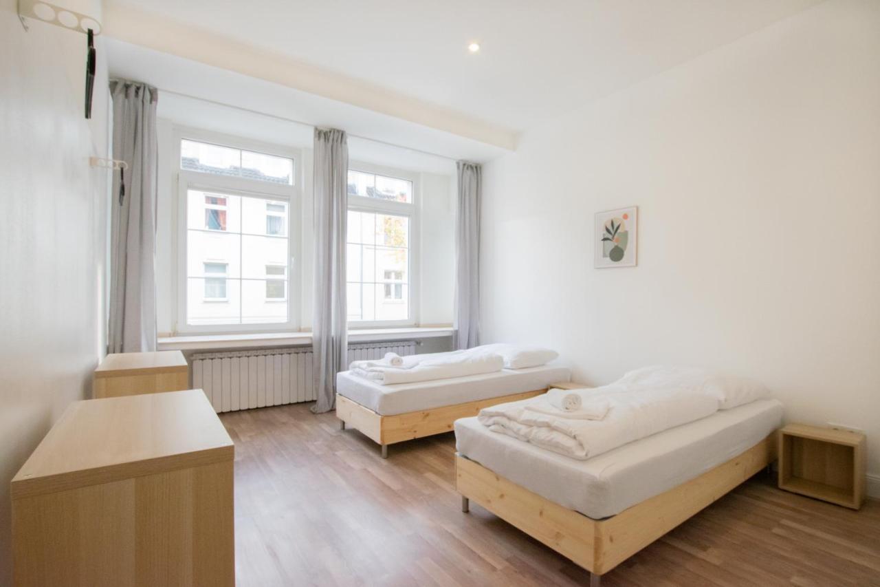 Tolstov - 1 Or 3 - 20 Min Messe Dus And Old Town Dus Appartement Düsseldorf