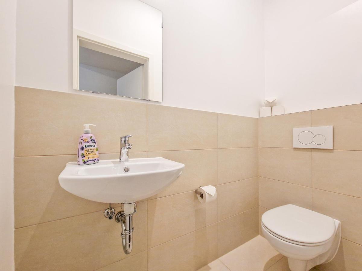 Appartement Tolstov - 1 Or 3 - 20 Min Messe Dus And Old Town Dus