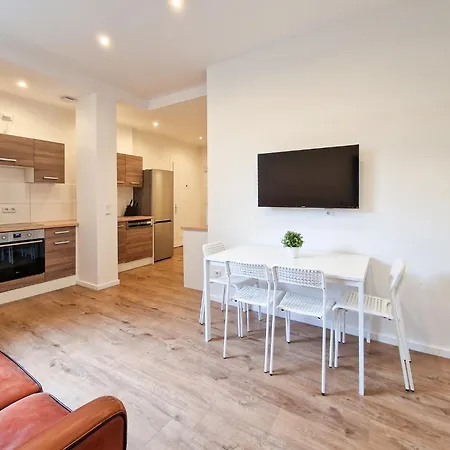 Appartement Tolstov - 1 Or 3 - 20 Min Messe Dus And Old Town Dus *