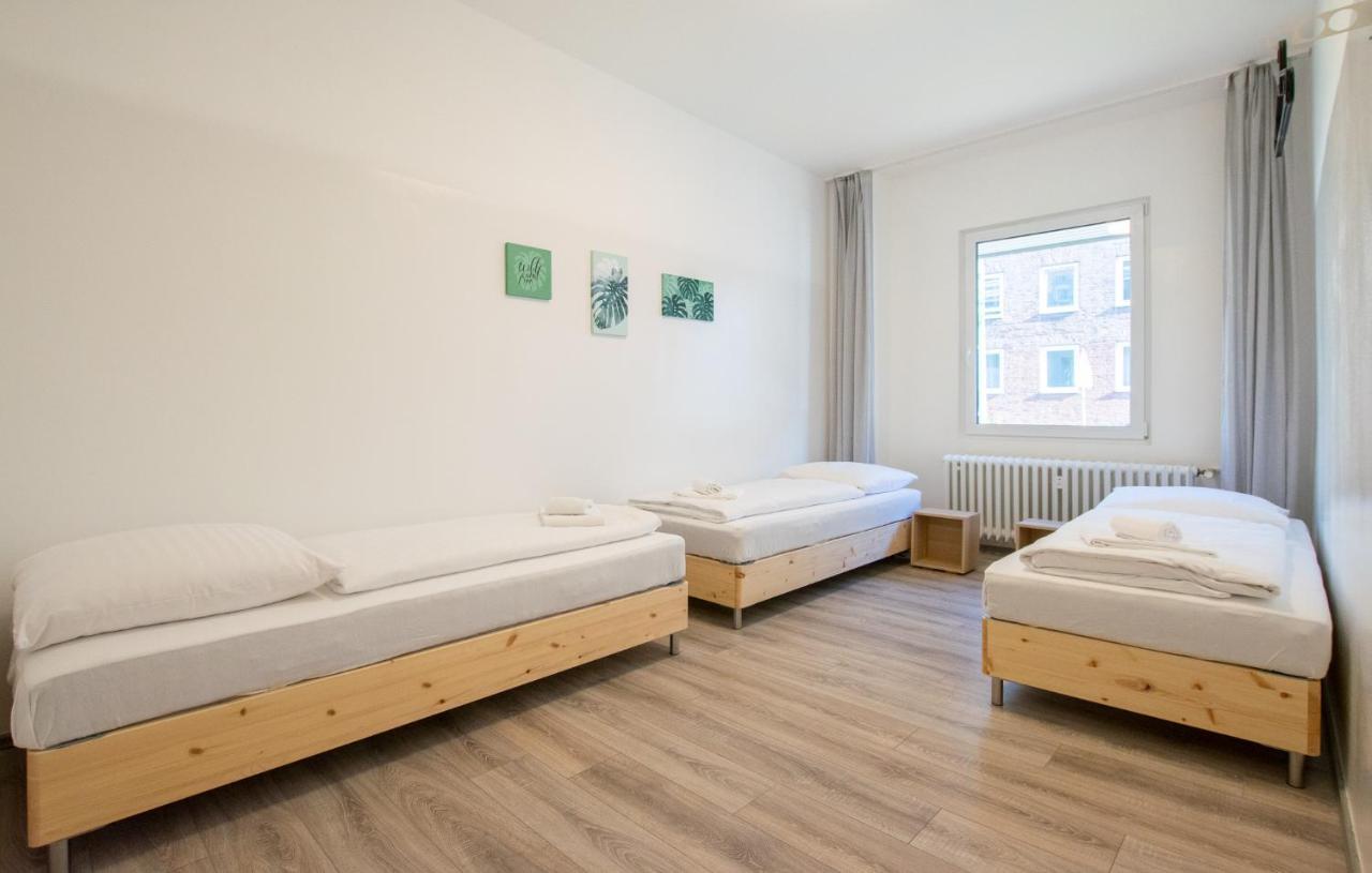 Apartment Tolstov - 1 Or 3 - 20 Min Messe Dus And Old Town Dus