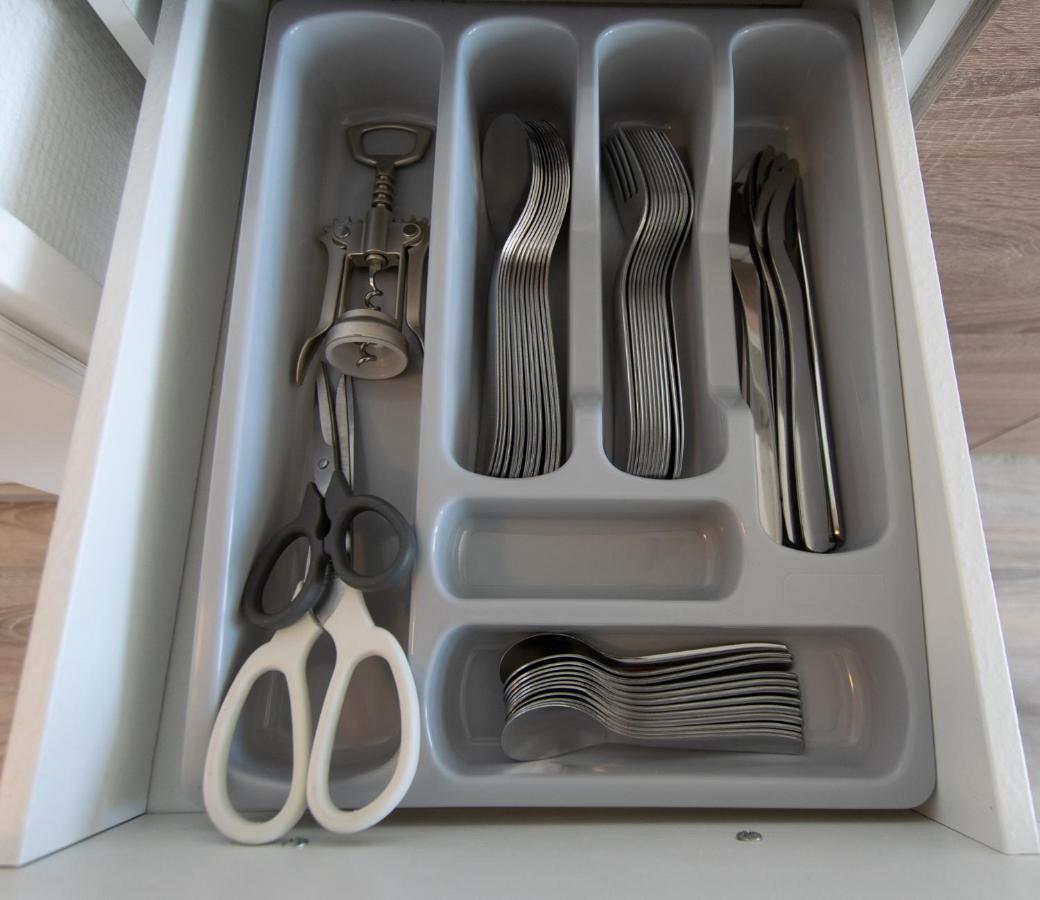 Tolstov - 1 Or 3 - 20 Min Messe Dus And Old Town Dus